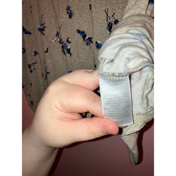 Liz Claiborne Grey Blue Floral Flutter Sleeve Stretch Knit Top Size 1X - Picture 4 of 6